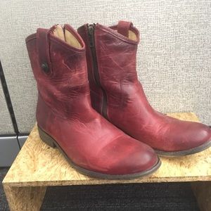 Frye Melissa Button Short Wine